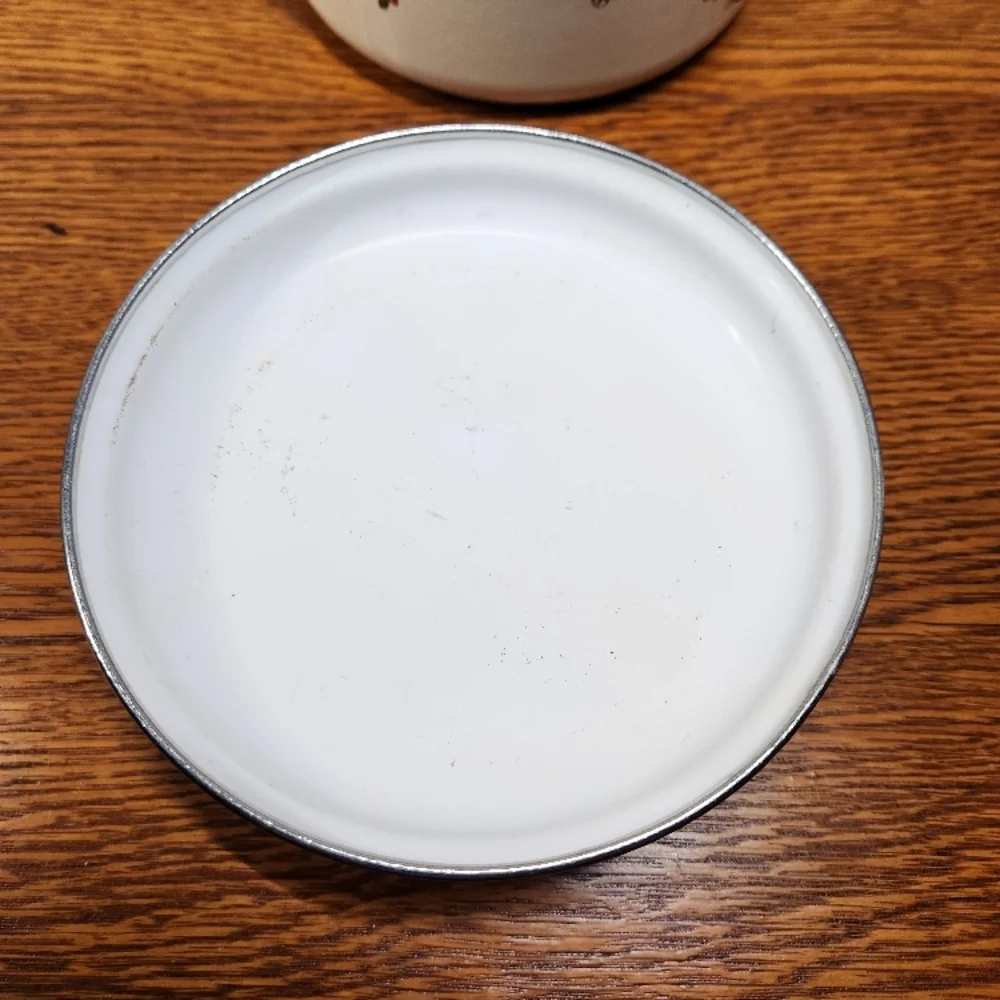 Vintage Floral Enamel pot with Lid